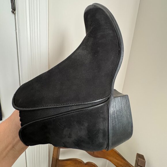 Steve Madden Suede Black 'Nytroo' Chelsea Bootie Women's 9 - 9.5 - Picture 15 of 16